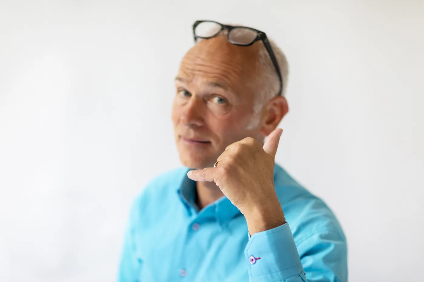 Henk-Jan van Harten aan het werk